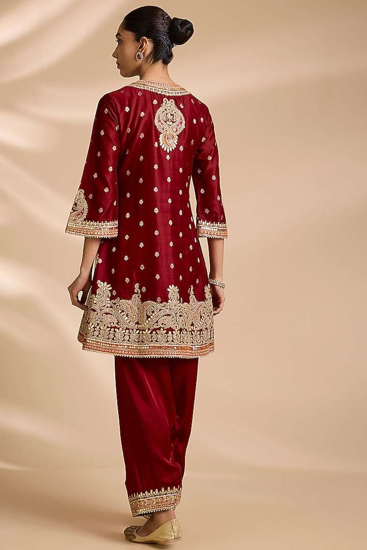 Red Pure Silk Banarasi Sequin Embroidered Kurta Set by Sheetal Batra at Pernia's Pop Up Shop