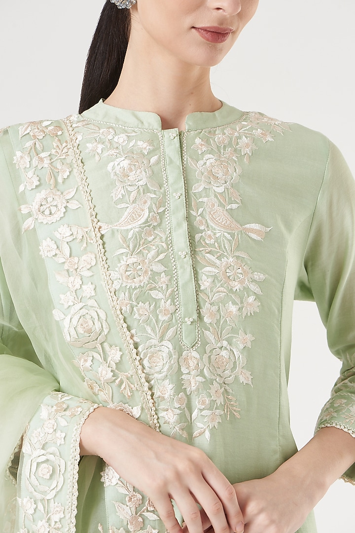 Mint Green Embroidered Kurta Set by Sheetal Batra at Pernia's Pop Up Shop