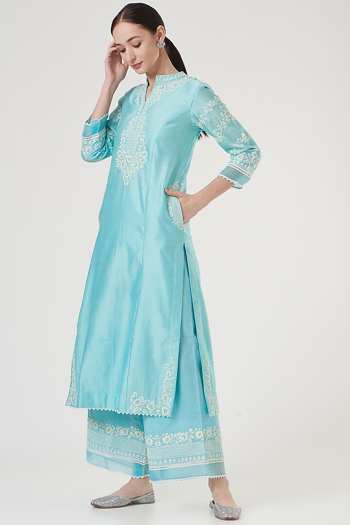 Blue Embroidered Kurta Set by Sheetal Batra at Pernia's Pop Up Shop