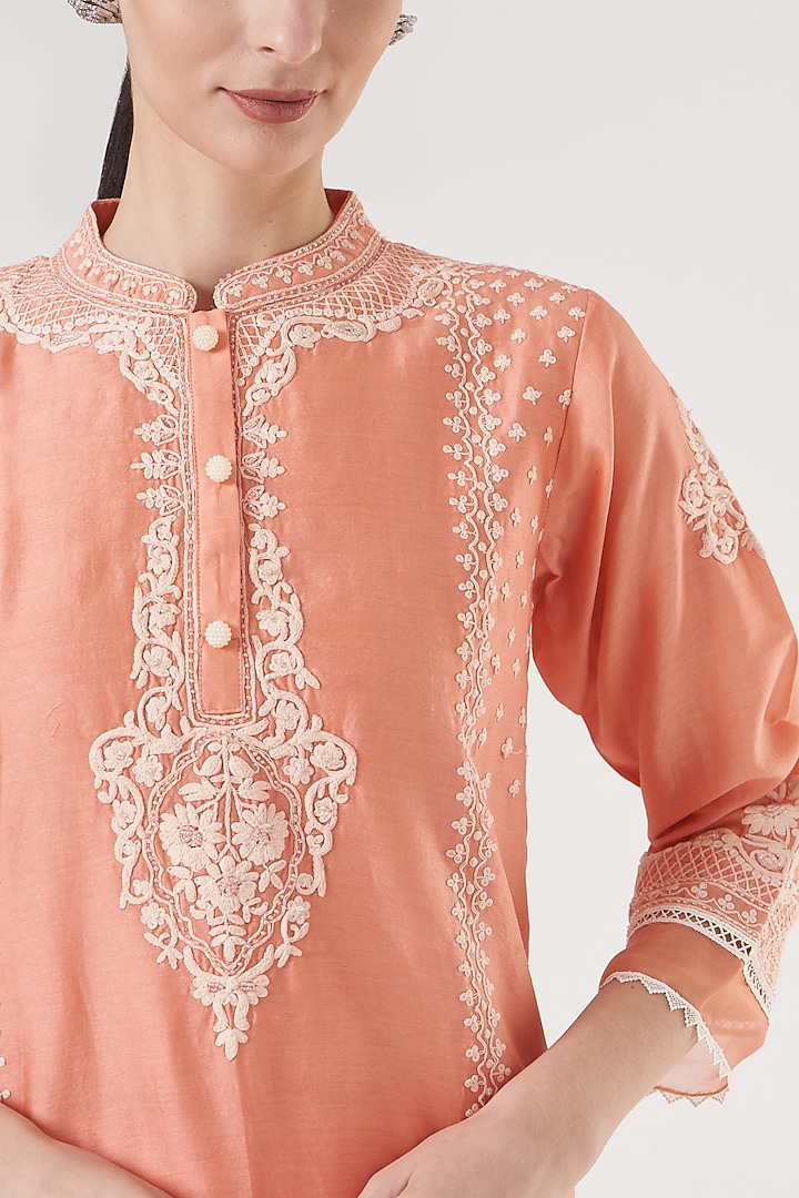Peach Embroidered Kurta Set by Sheetal Batra at Pernia's Pop Up Shop