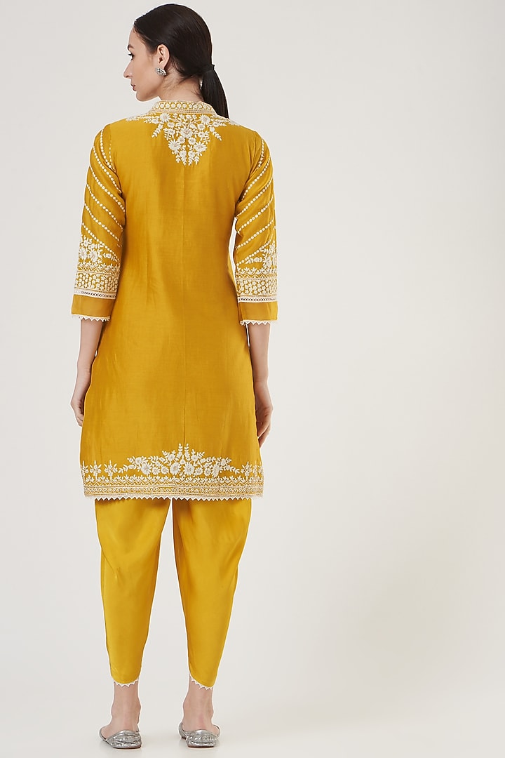 Mustard Silk Chanderi Kurta Set by Sheetal Batra at Pernia's Pop Up Shop