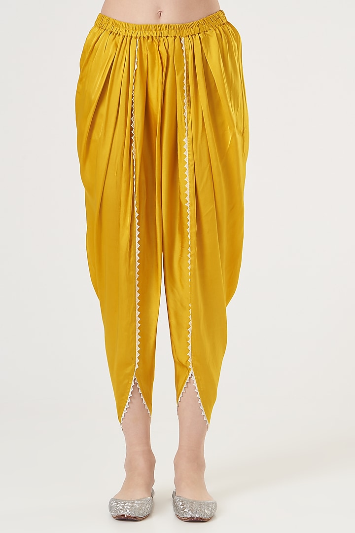 Mustard Silk Chanderi Kurta Set by Sheetal Batra at Pernia's Pop Up Shop