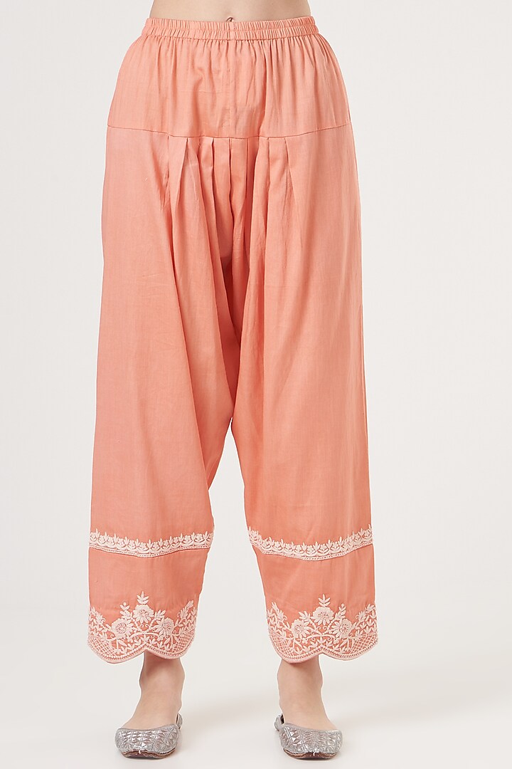 Peach Dori Embroidered Kurta Set by Sheetal Batra at Pernia's Pop Up Shop