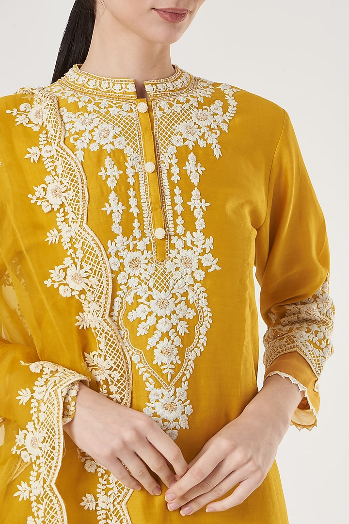 Mustard Embroidered Kurta Set by Sheetal Batra at Pernia's Pop Up Shop