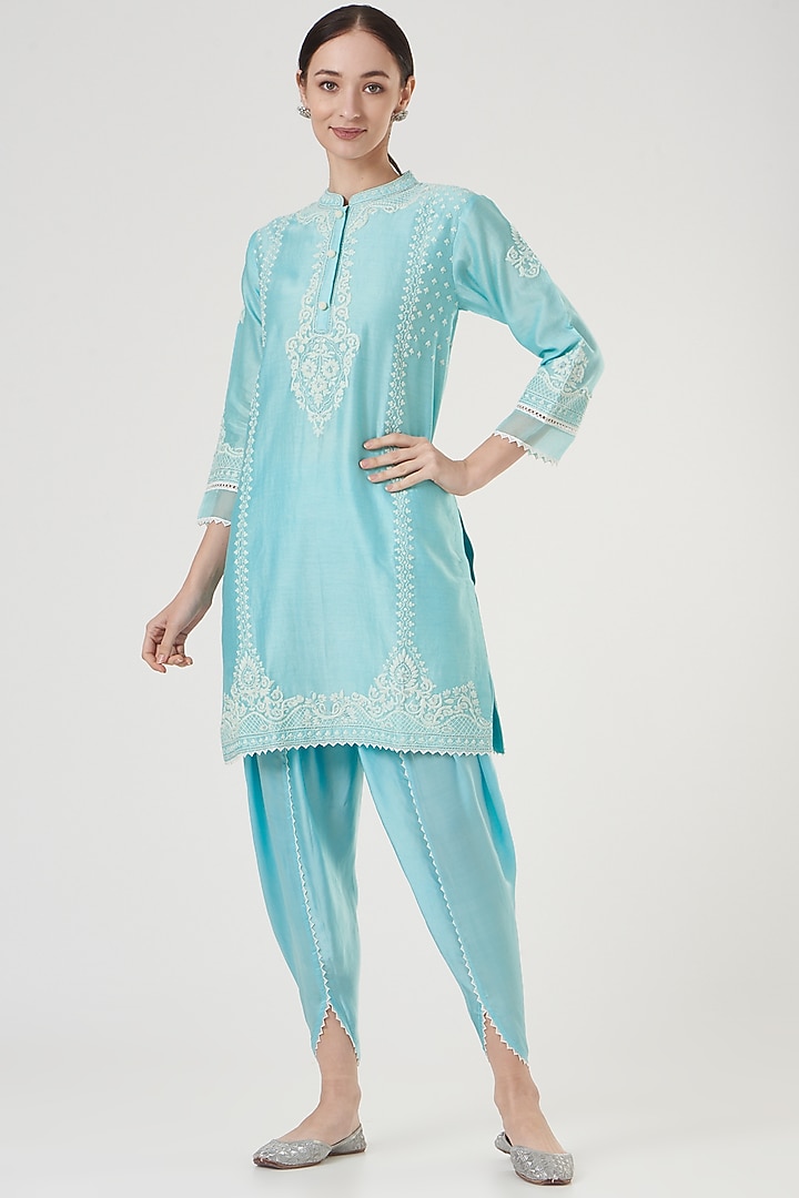 Blue Embroidered Kurta Set by Sheetal Batra at Pernia's Pop Up Shop