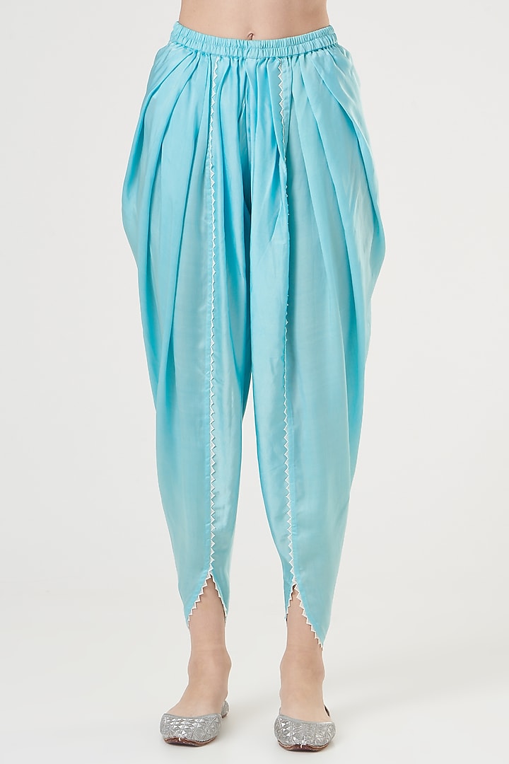 Blue Embroidered Kurta Set by Sheetal Batra at Pernia's Pop Up Shop