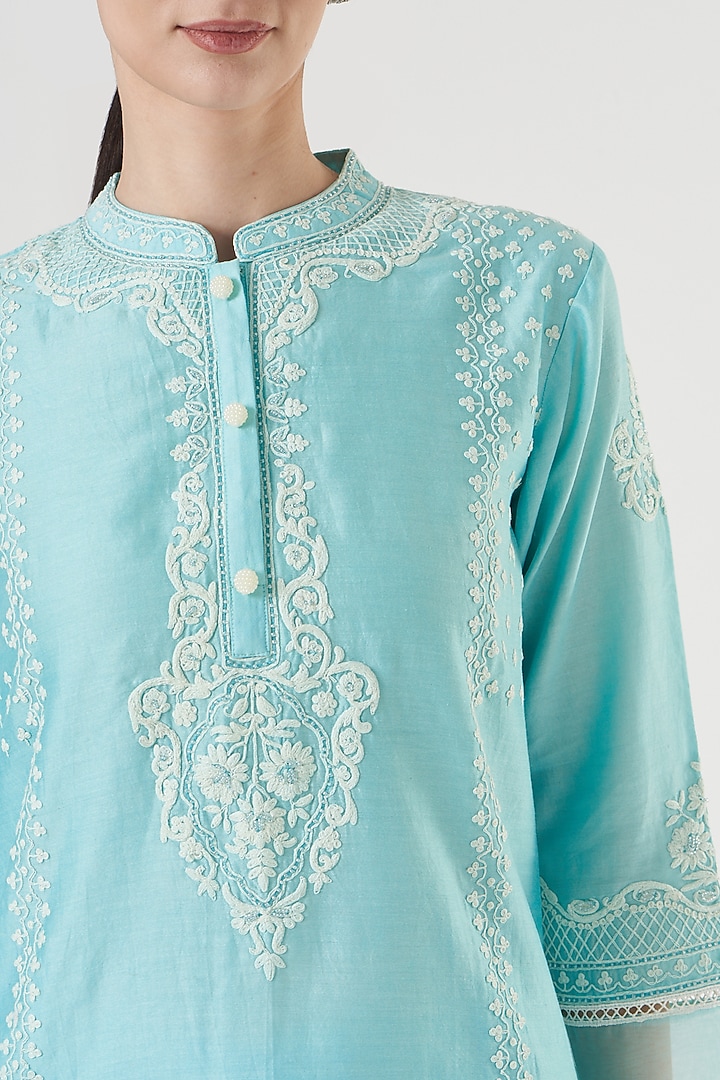 Blue Embroidered Kurta Set by Sheetal Batra at Pernia's Pop Up Shop