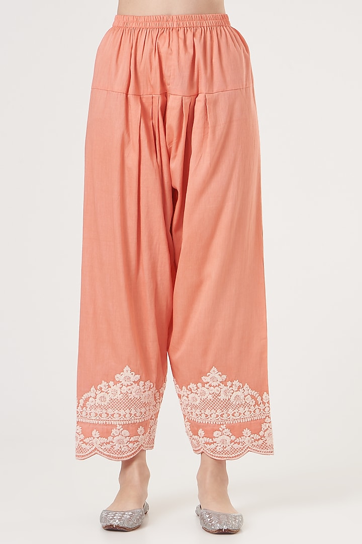 Peach Embroidered Silk Chanderi Kurta Set by Sheetal Batra at Pernia's Pop Up Shop