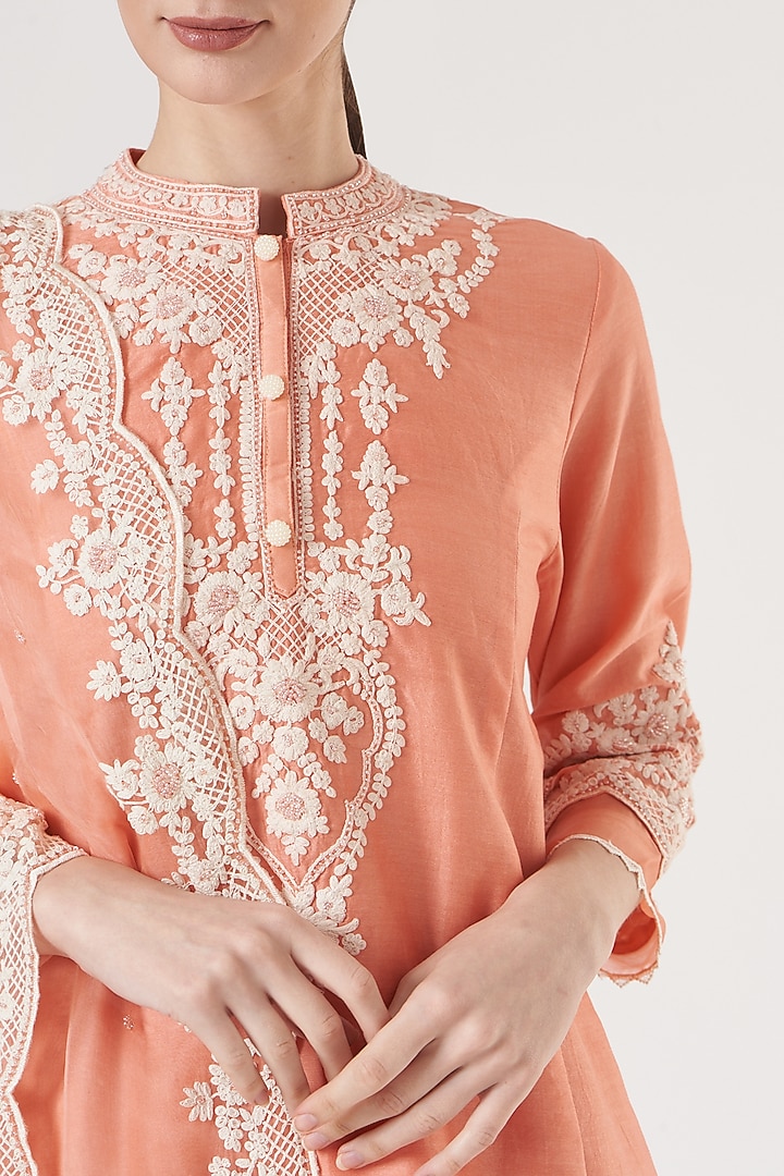 Peach Embroidered Silk Chanderi Kurta Set by Sheetal Batra at Pernia's Pop Up Shop