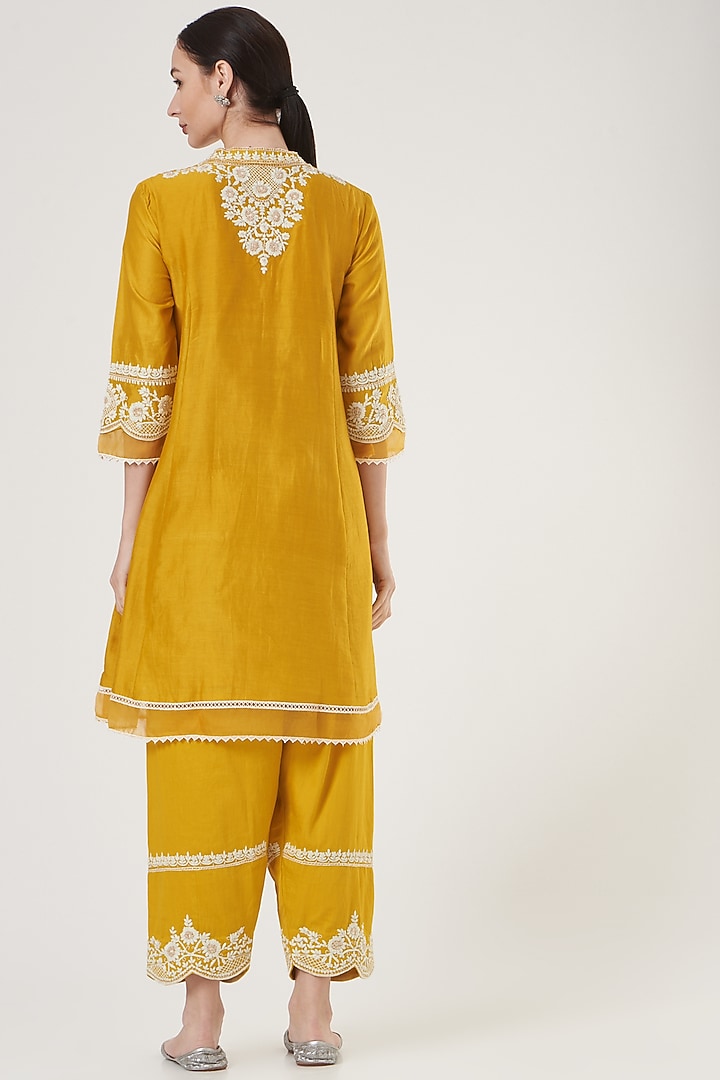 Mustard Silk Chanderi Embroidered Kurta Set by Sheetal Batra at Pernia's Pop Up Shop