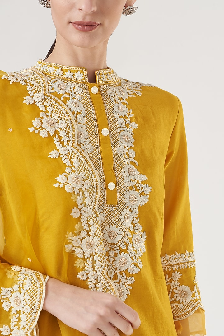 Mustard Silk Chanderi Embroidered Kurta Set by Sheetal Batra at Pernia's Pop Up Shop