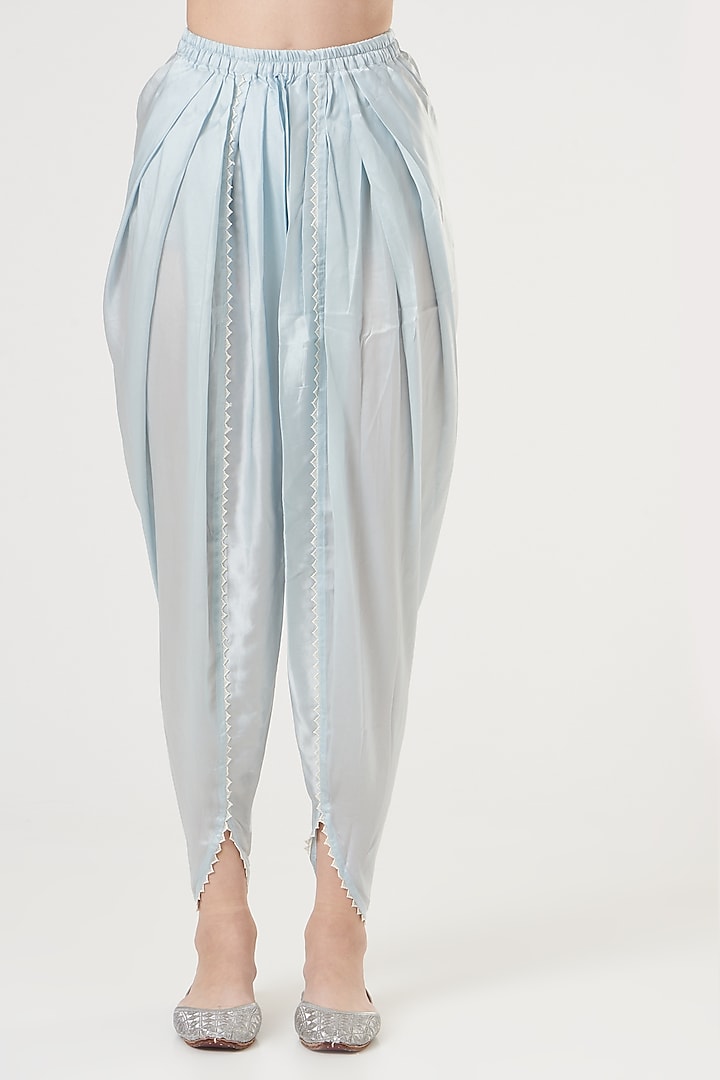 Sky Blue Kurta Set With Embroidery by Sheetal Batra at Pernia's Pop Up Shop