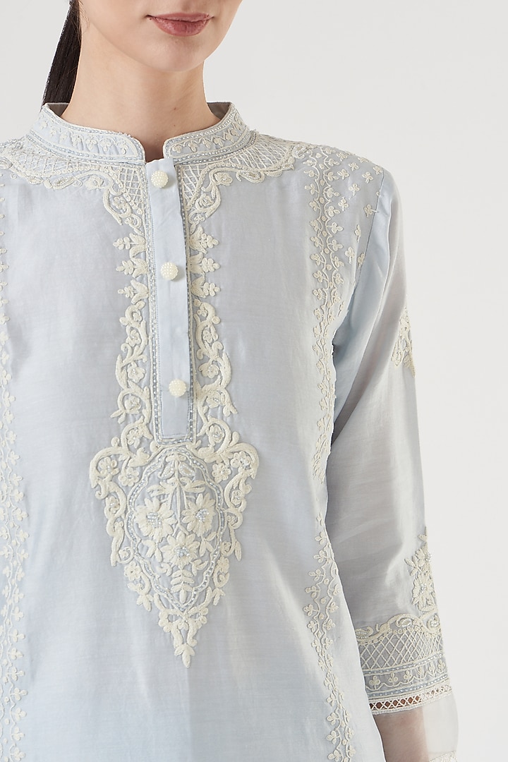 Sky Blue Kurta Set With Embroidery by Sheetal Batra at Pernia's Pop Up Shop
