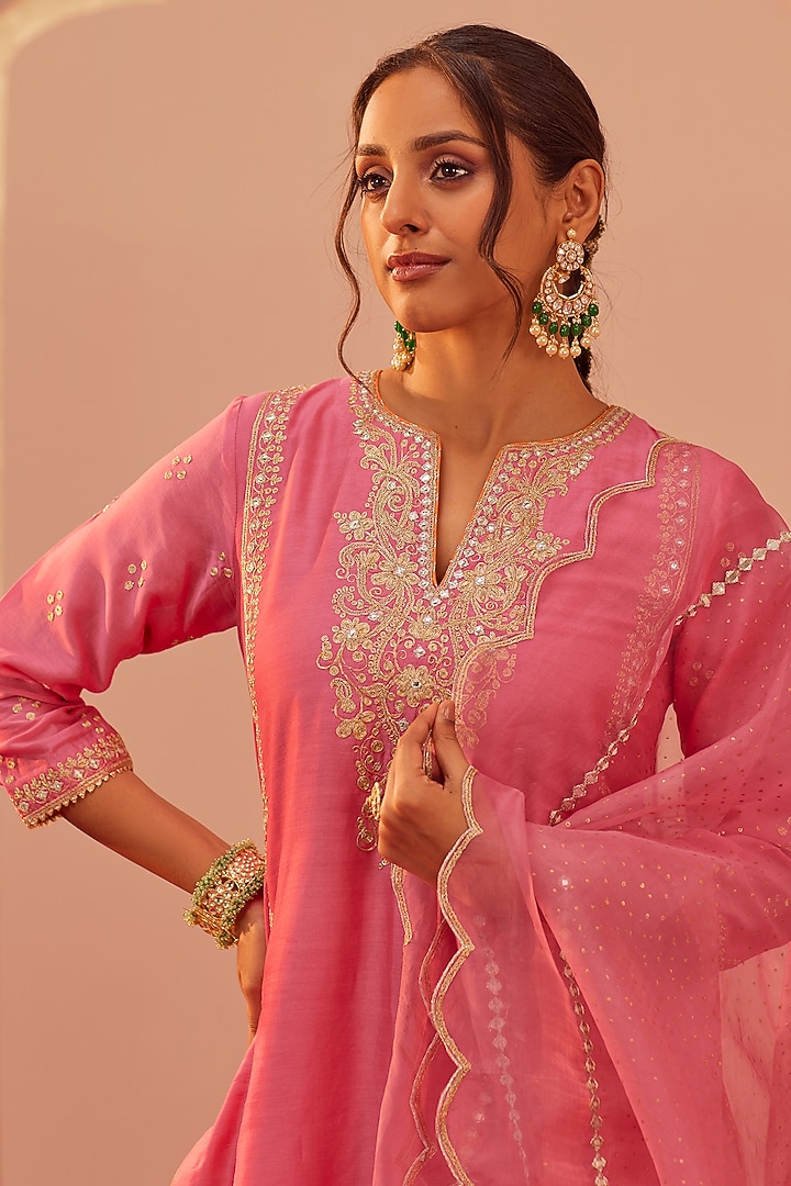Flamingo Pink Silk Chanderi & Banarasi Embroidered Kurta Set by Sheetal Batra at Pernia's Pop Up Shop