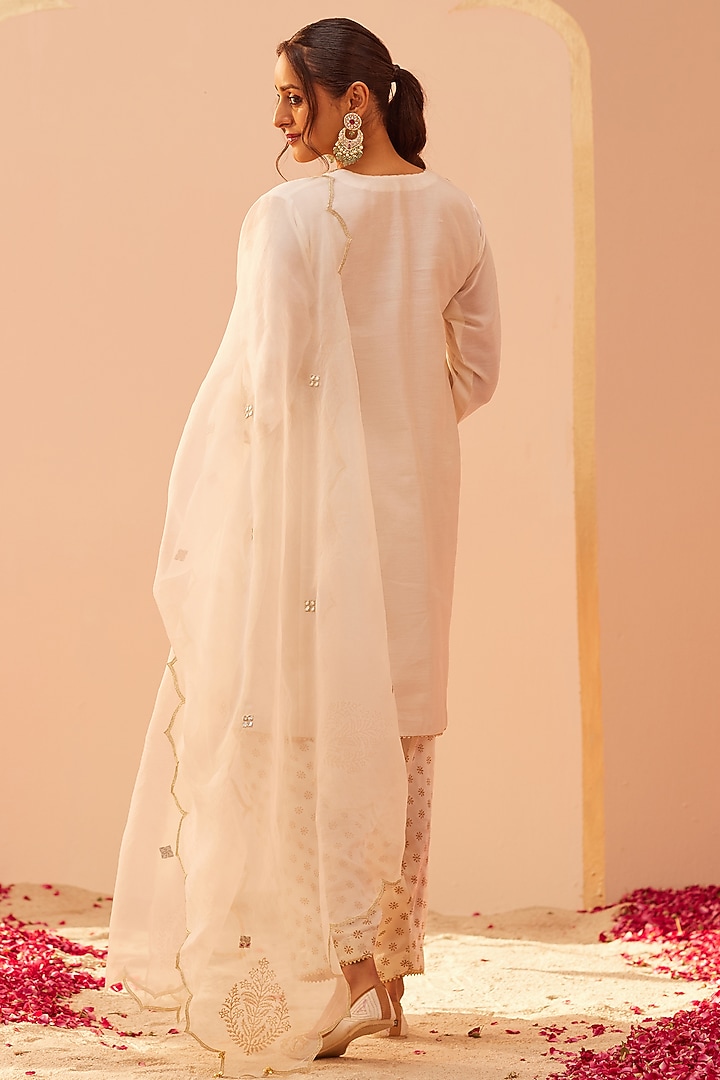 Daisy Ivory Silk Chanderi & Banarasi Embroidered Choga Kurta Set by Sheetal Batra at Pernia's Pop Up Shop