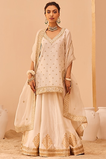 Daisy Ivory Silk Chanderi & Banarasi Embroidered Kurta Set by Sheetal Batra at Pernia's Pop Up Shop