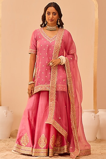 Flamingo Pink Silk Chanderi & Banarasi Embroidered Kurta Set by Sheetal Batra at Pernia's Pop Up Shop