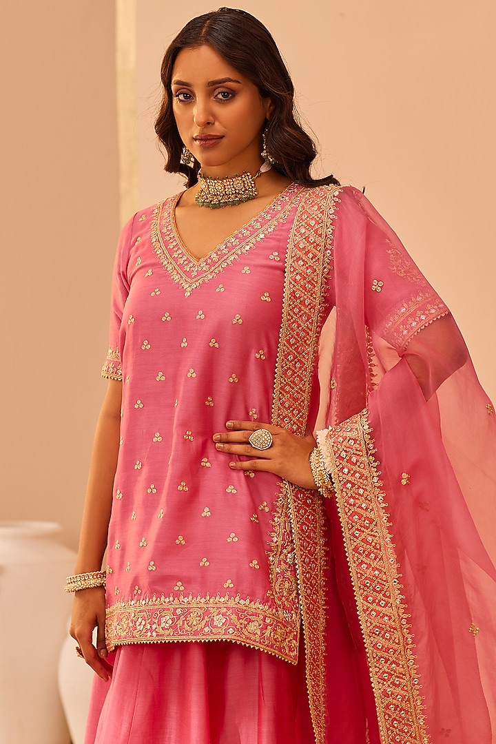 Flamingo Pink Silk Chanderi & Banarasi Embroidered Kurta Set by Sheetal Batra at Pernia's Pop Up Shop