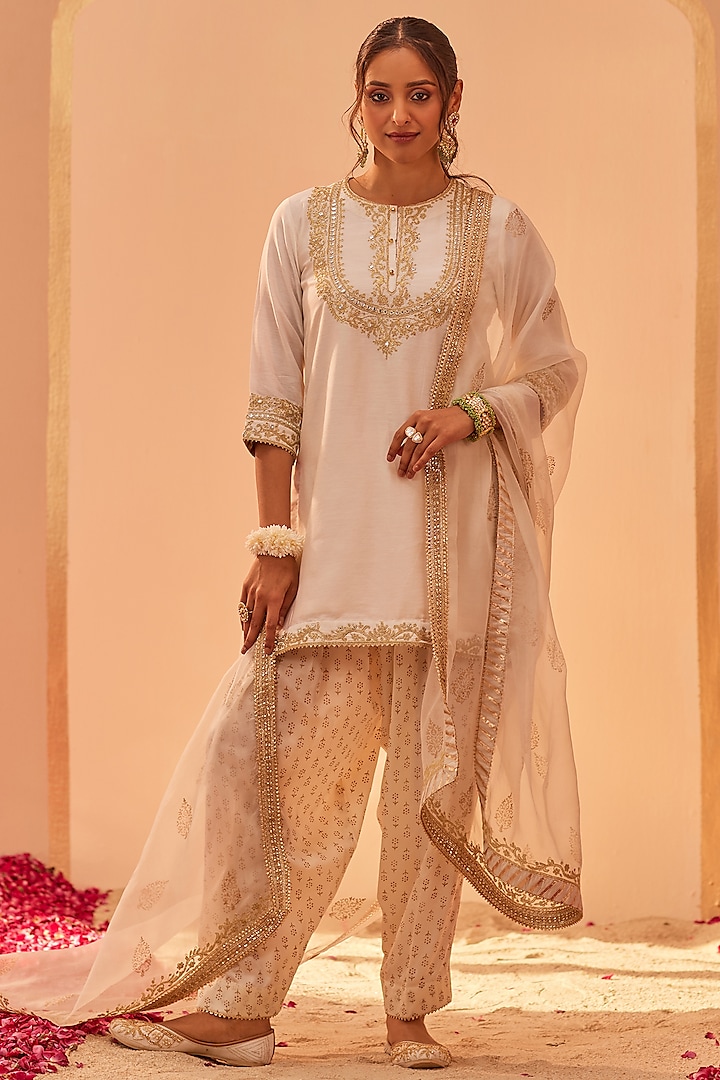 Daisy Ivory Silk Chanderi Printed & Embroidered Kurta Set by Sheetal Batra at Pernia's Pop Up Shop