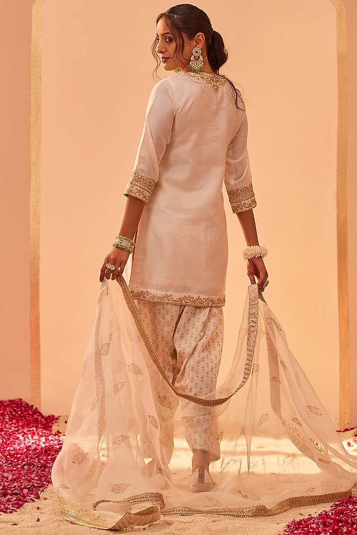 Daisy Ivory Silk Chanderi Printed & Embroidered Kurta Set by Sheetal Batra at Pernia's Pop Up Shop