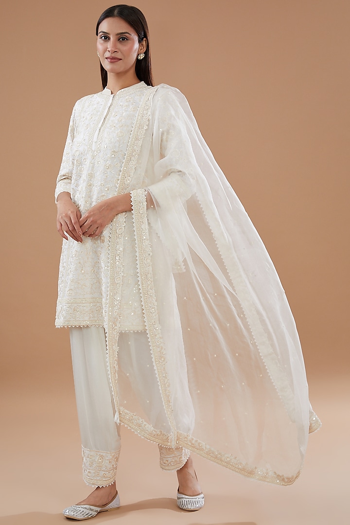 Ivory Pure Chanderi Silk Embroidered Kurta Set by Sheetal Batra at Pernia's Pop Up Shop