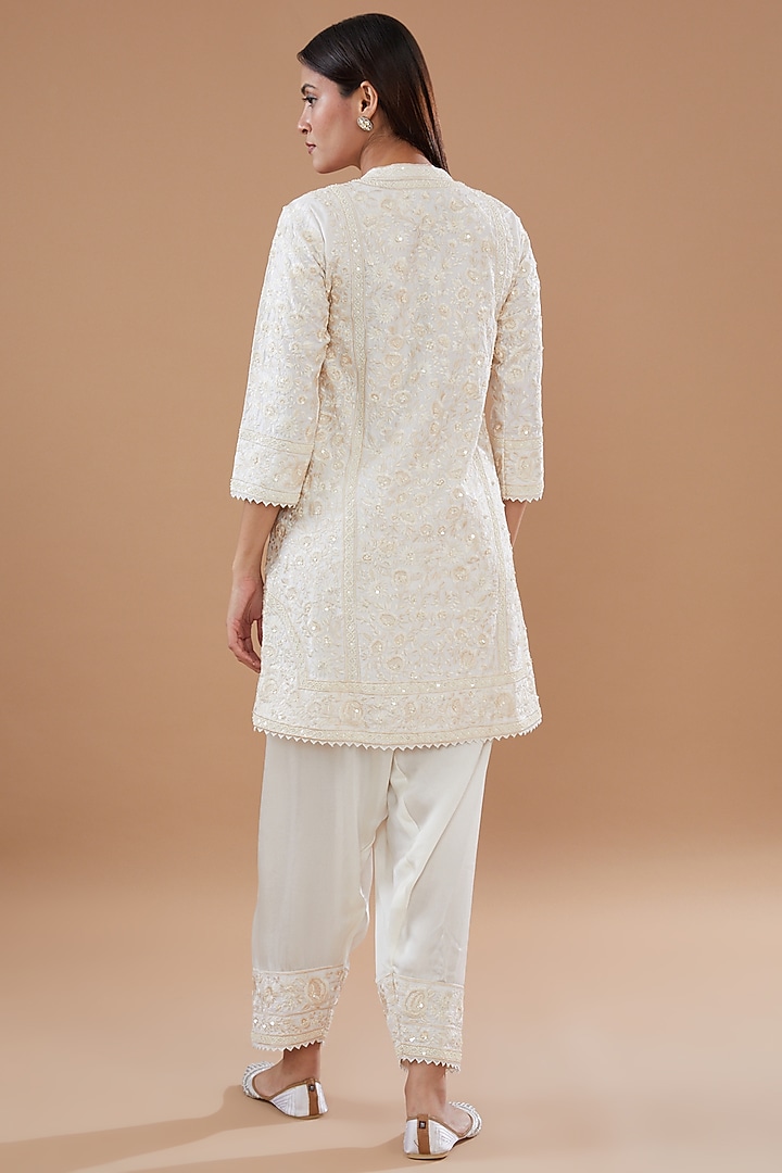 Ivory Pure Chanderi Silk Embroidered Kurta Set by Sheetal Batra at Pernia's Pop Up Shop