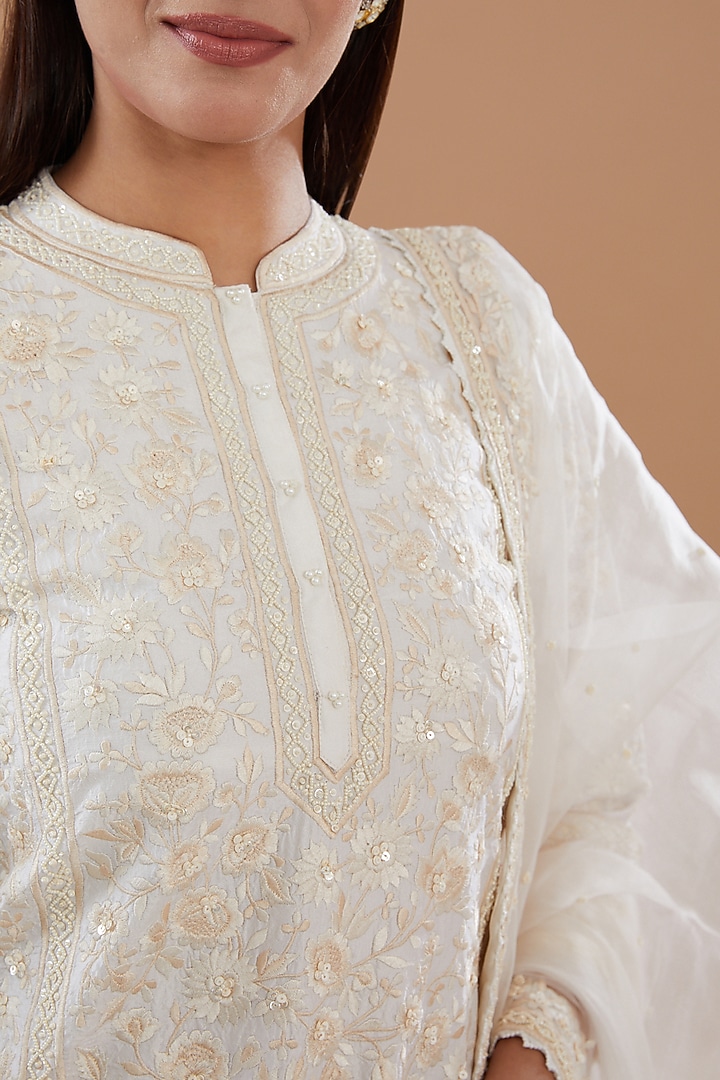 Ivory Pure Chanderi Silk Embroidered Kurta Set by Sheetal Batra at Pernia's Pop Up Shop