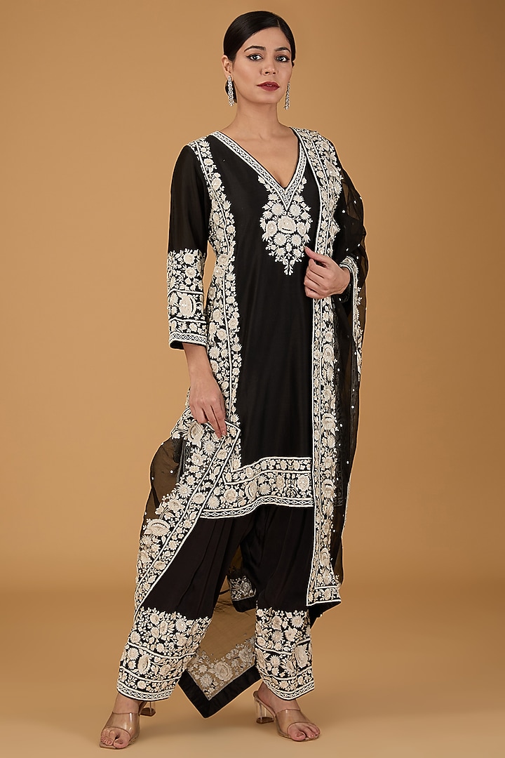 Black Silk Chanderi Resham Embroidered Kurta Set by Sheetal Batra at Pernia's Pop Up Shop