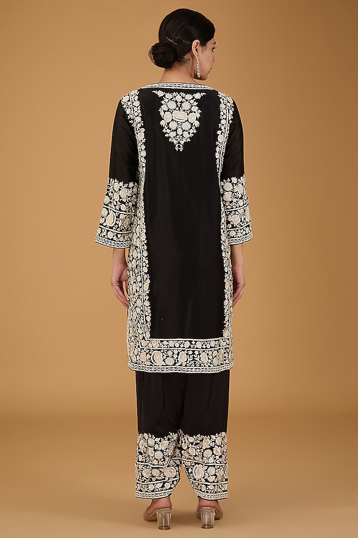 Black Silk Chanderi Resham Embroidered Kurta Set by Sheetal Batra at Pernia's Pop Up Shop