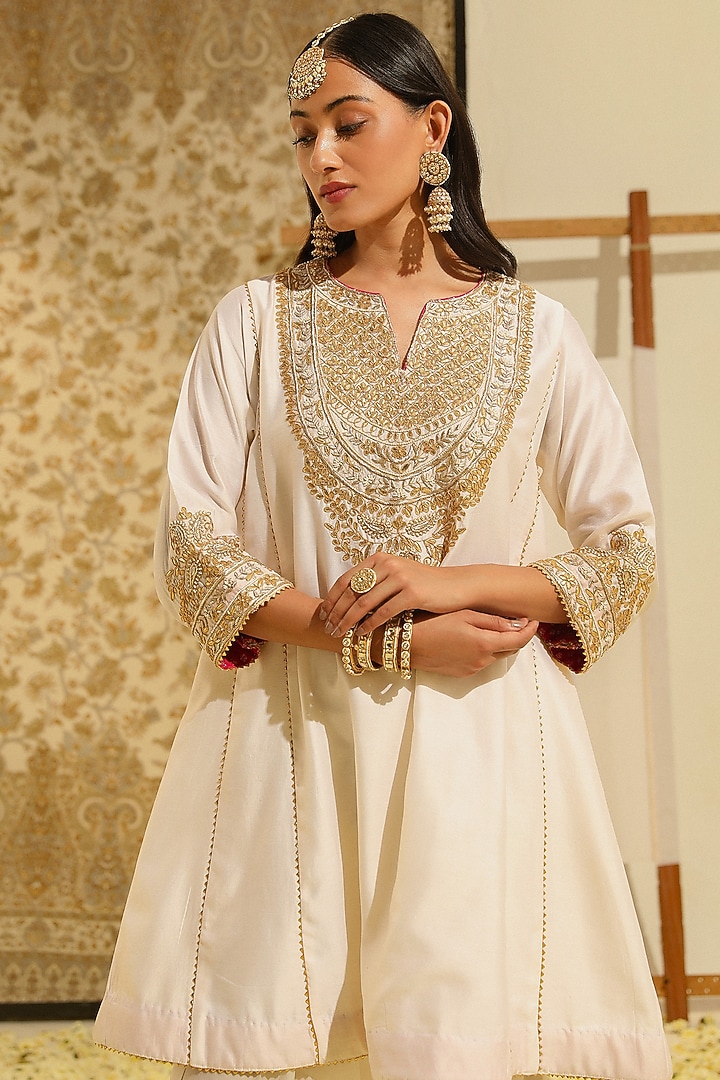 Daisy Ivory Silk Chanderi Gota Patti Embellished Choga Kurta Set by Sheetal Batra at Pernia's Pop Up Shop