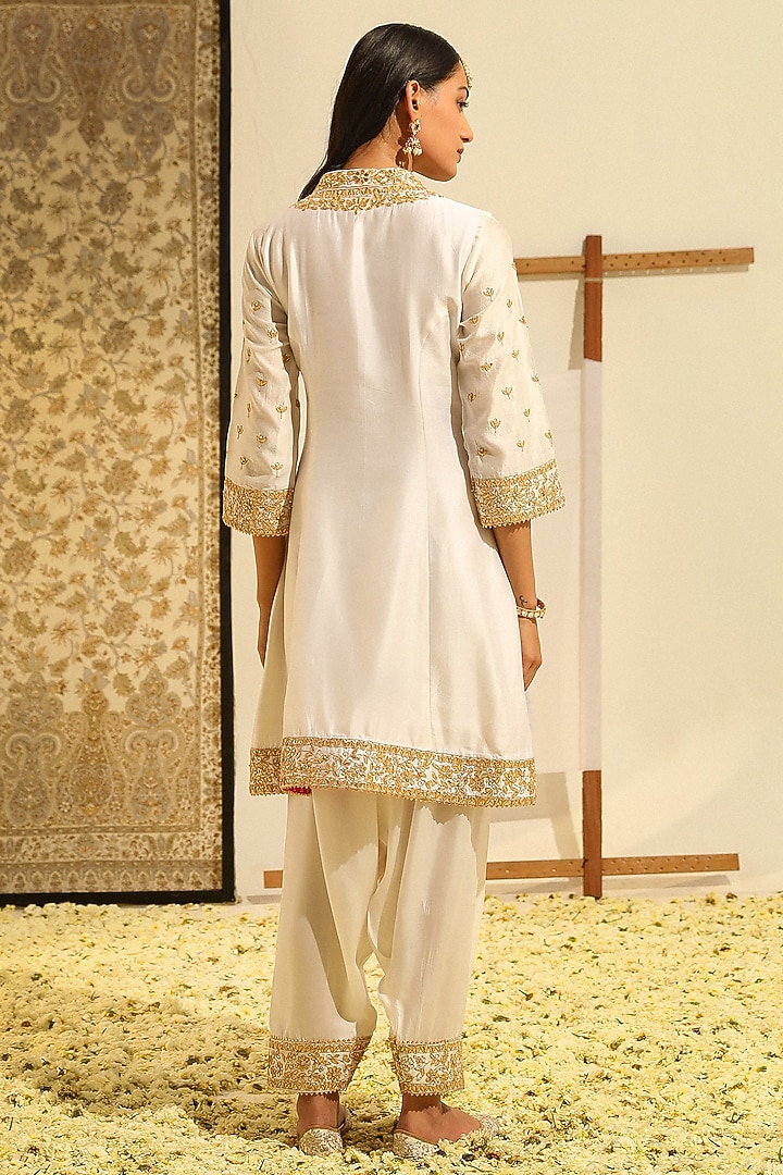 Daisy Ivory Silk Chanderi Gota Patti Embellished Kurta Set by Sheetal Batra at Pernia's Pop Up Shop