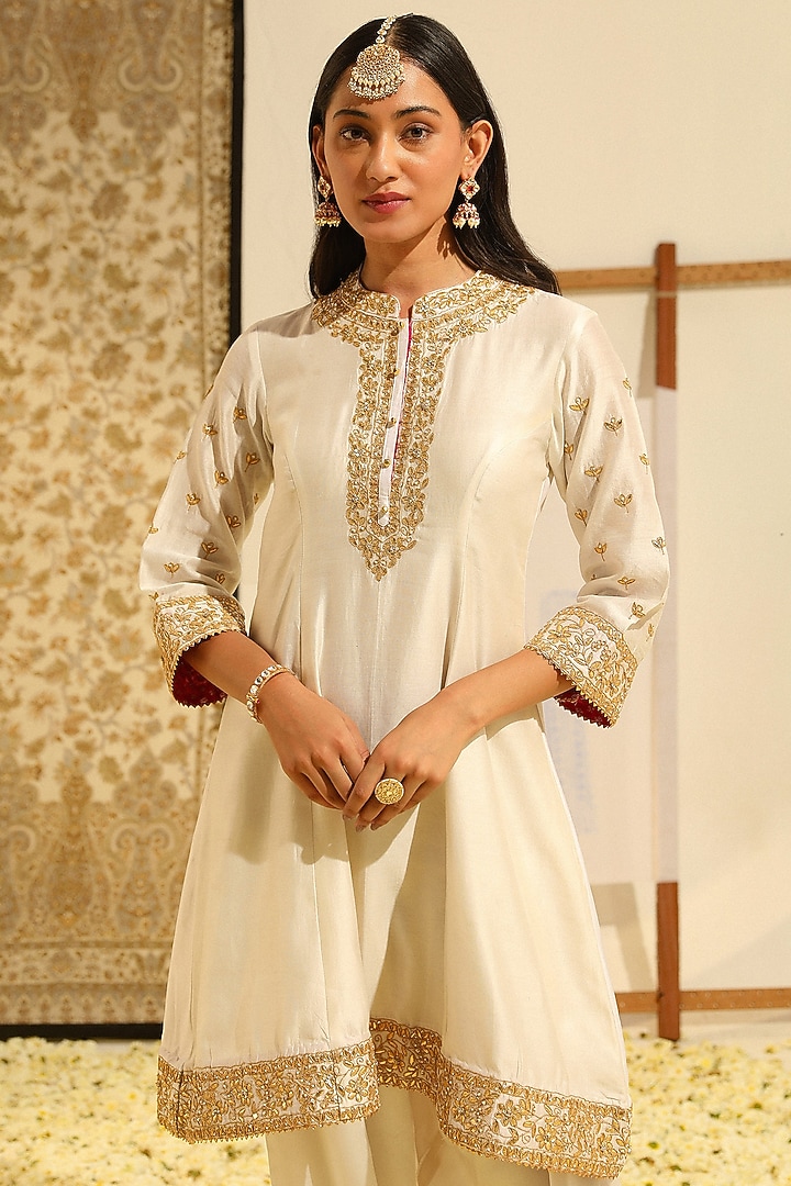 Daisy Ivory Silk Chanderi Gota Patti Embellished Kurta Set by Sheetal Batra at Pernia's Pop Up Shop