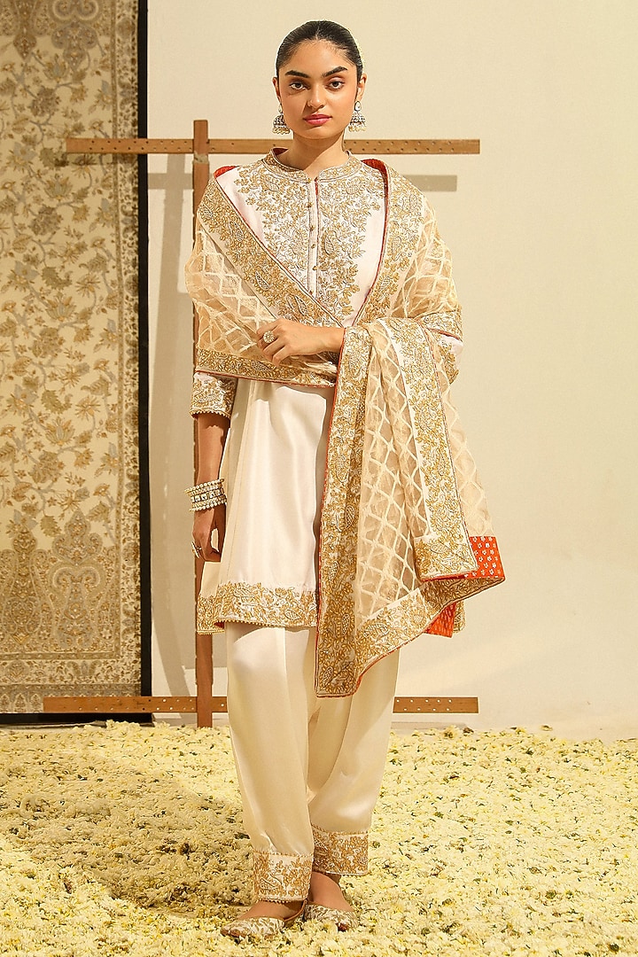 Daisy Ivory Silk Chanderi Gota Patti Embellished Kurta Set by Sheetal Batra at Pernia's Pop Up Shop