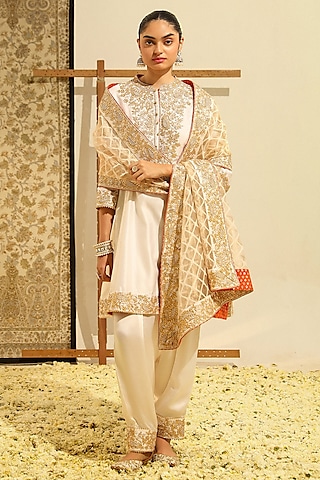 Daisy Ivory Silk Chanderi Gota Patti Embellished Kurta Set by Sheetal Batra