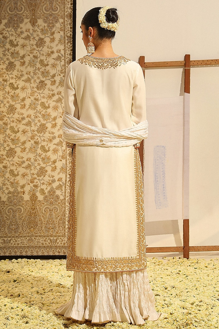 Daisy Ivory Pure Silk Chanderi Gota Patti Embellished Kurta Set by Sheetal Batra at Pernia's Pop Up Shop