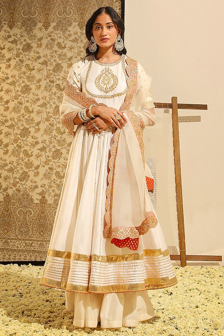 Daisy Ivory Pure Silk Chanderi Gota Patti Embellished Anarkali Set by Sheetal Batra at Pernia's Pop Up Shop