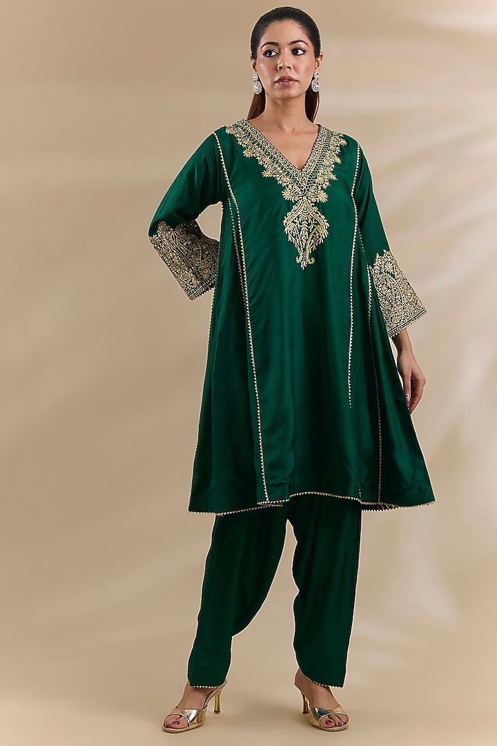 Emerald Green Upada Silk Kurta Set by Sheetal Batra at Pernia's Pop Up Shop