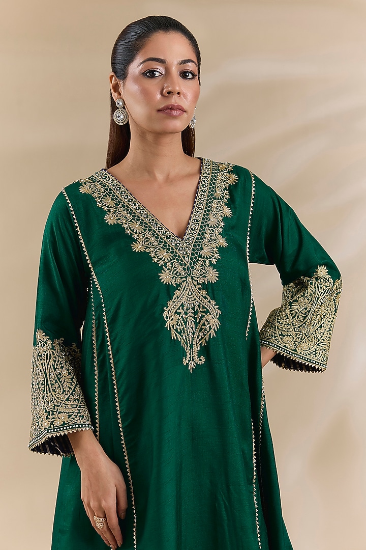 Emerald Green Upada Silk Kurta Set by Sheetal Batra at Pernia's Pop Up Shop