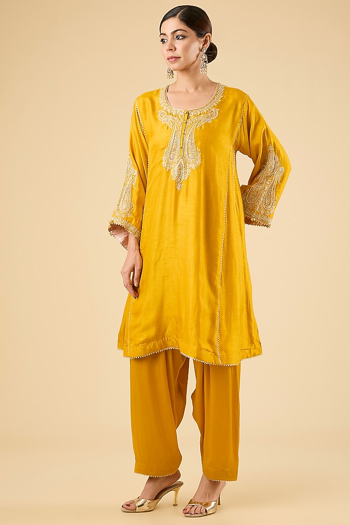 Mustard Pure Upada Silk Zardosi Embroidered Choga Kurta Set by Sheetal Batra at Pernia's Pop Up Shop