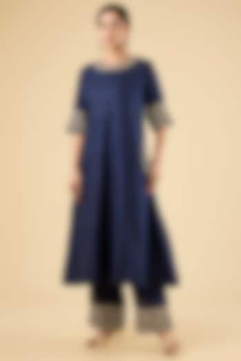 Deep Blue Habutai Silk Kurta Set by Sheetal Batra at Pernia's Pop Up Shop