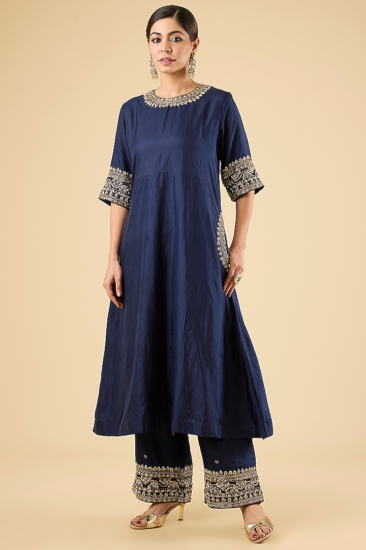 Deep Blue Habutai Silk Kurta Set by Sheetal Batra at Pernia's Pop Up Shop