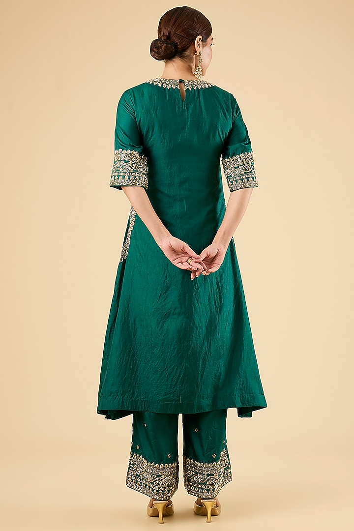 Emerald Green Habutai Silk Kurta Set by Sheetal Batra at Pernia's Pop Up Shop