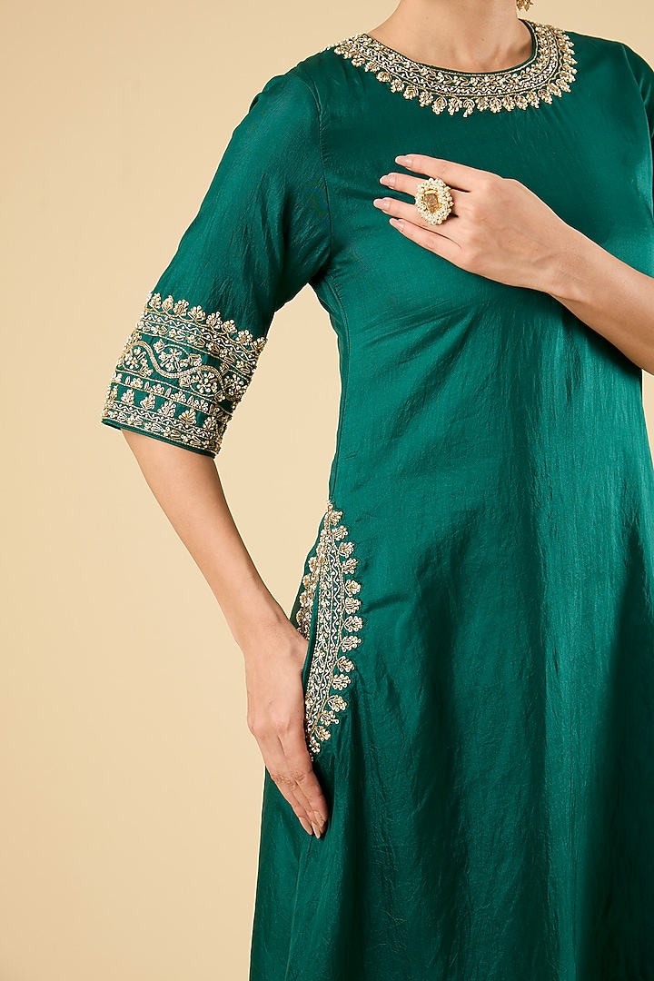 Emerald Green Habutai Silk Kurta Set by Sheetal Batra at Pernia's Pop Up Shop