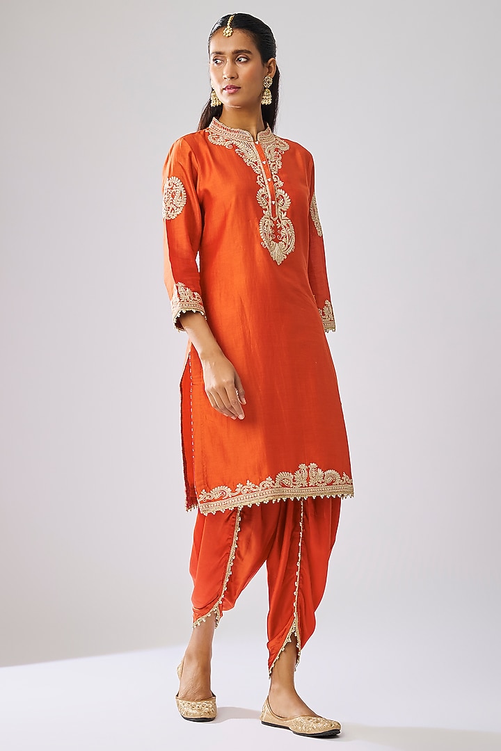 Orange Chanderi Silk Kashmiri Tilla Embroidered Kurta Set by Sheetal Batra at Pernia's Pop Up Shop