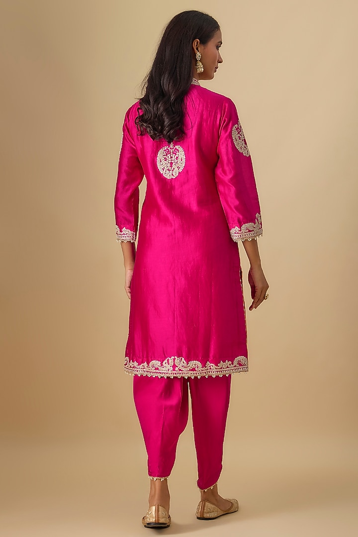 Hot Pink Chanderi Silk Kashmiri Tilla Embroidered Kurta Set by Sheetal Batra at Pernia's Pop Up Shop
