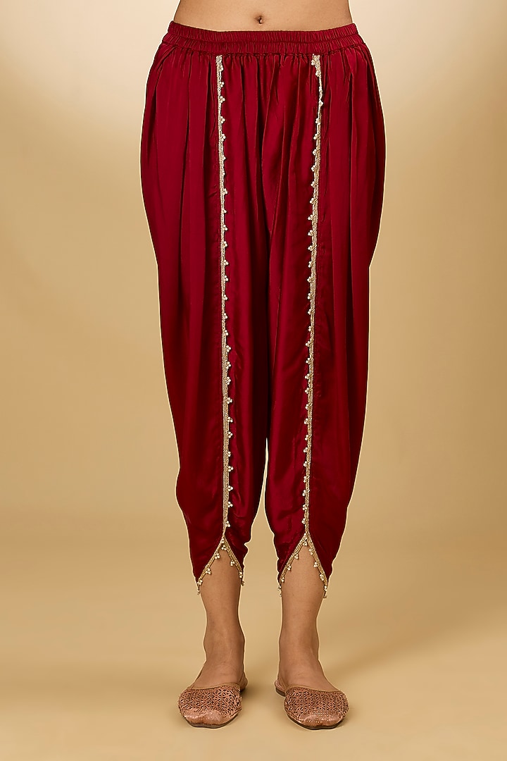 Red Luxe Chanderi Silk Kashmiri Tilla Embroidered Kurta Set by Sheetal Batra at Pernia's Pop Up Shop