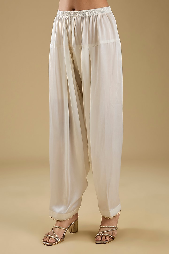 Ivory Chanderi Silk Banarasi Kashmiri Tilla Embroidered Kurta Set by Sheetal Batra at Pernia's Pop Up Shop