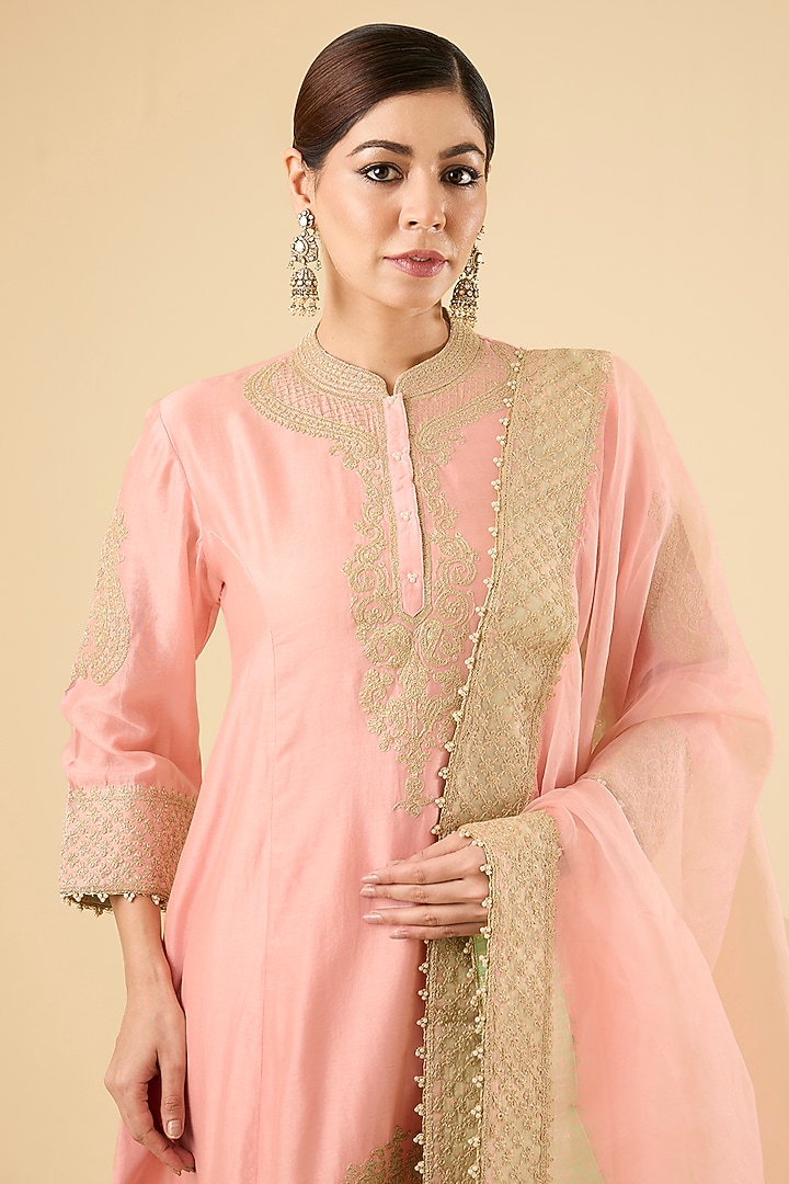 Carnation Pink Chanderi Silk Kashmiri Tilla Embroidered Kurta Set by Sheetal Batra at Pernia's Pop Up Shop