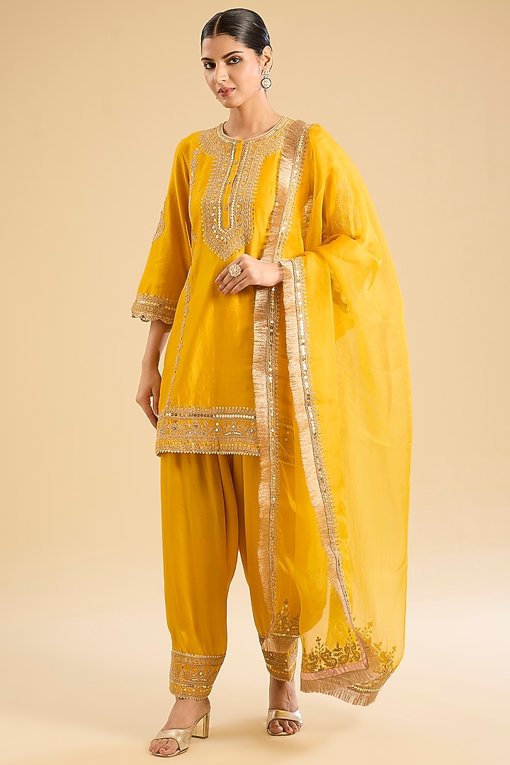 Yellow Silk Chanderi Sitara Embroidered A-Line Kurta Set by Sheetal Batra at Pernia's Pop Up Shop