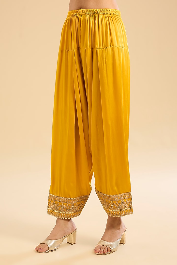Yellow Silk Chanderi Sitara Embroidered A-Line Kurta Set by Sheetal Batra at Pernia's Pop Up Shop